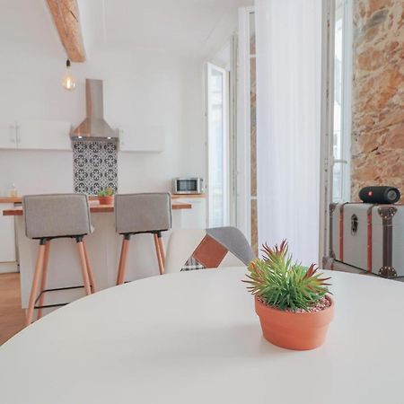 Stylish Apartment In The Old Town, With Ac. أنتيب المظهر الخارجي الصورة